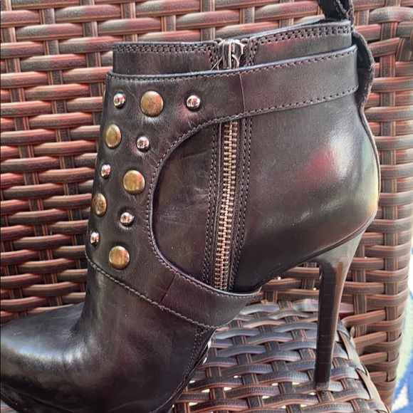 !SOLD! Michael Kors Black stiletto boot - Picture 5 of 10